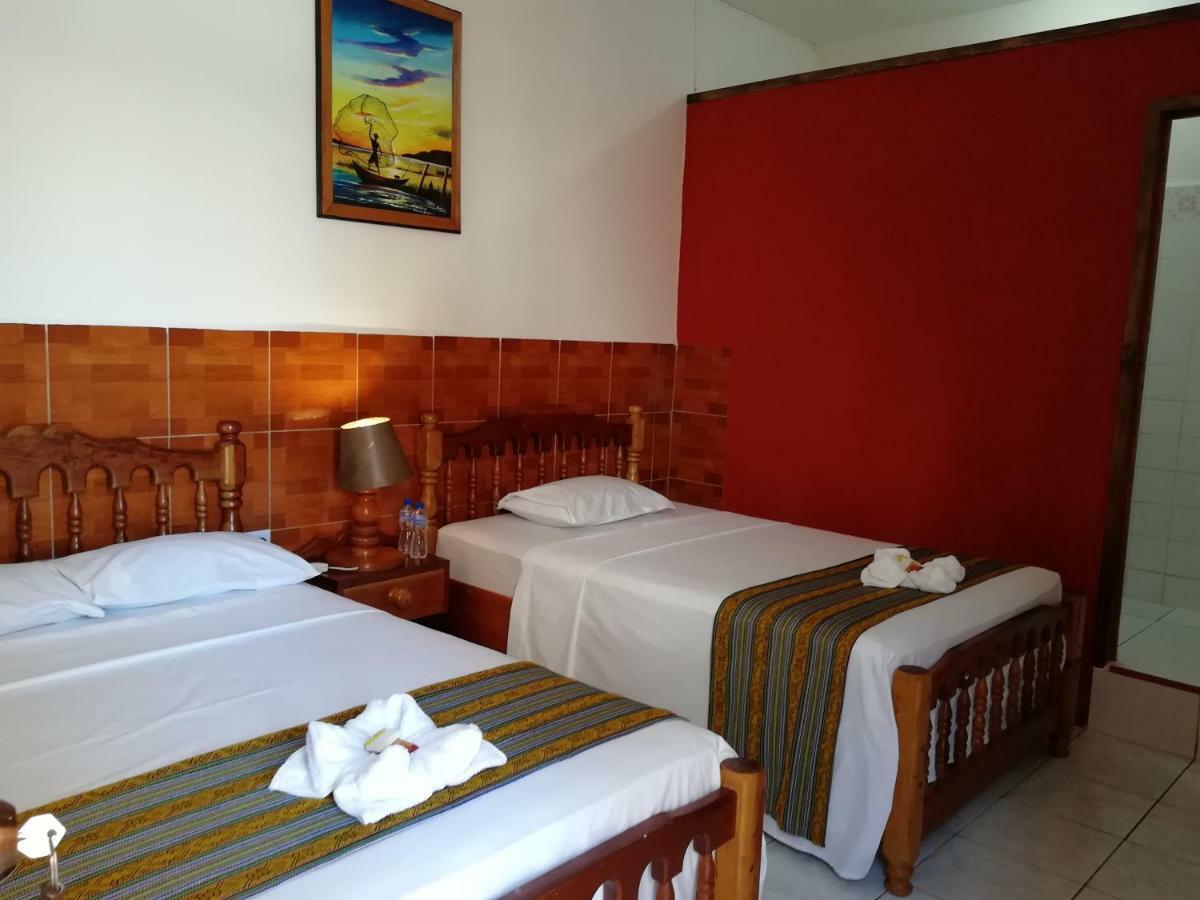 Hotel La Union Flores Extérieur photo