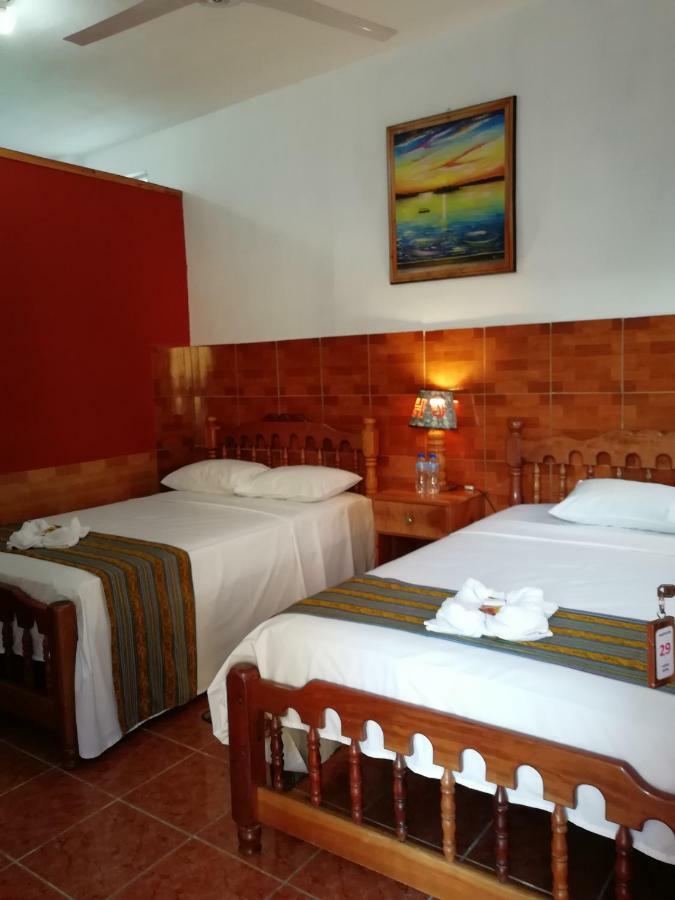 Hotel La Union Flores Extérieur photo