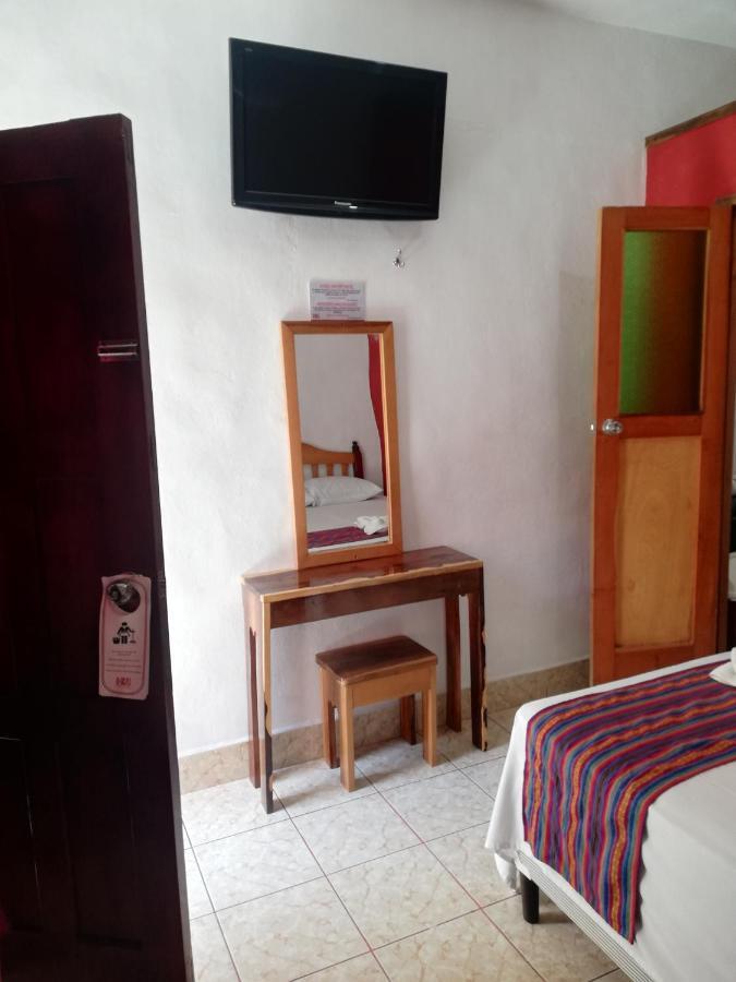 Hotel La Union Flores Extérieur photo