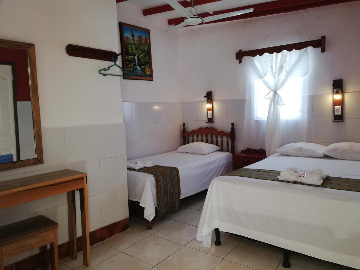 Hotel La Union Flores Extérieur photo